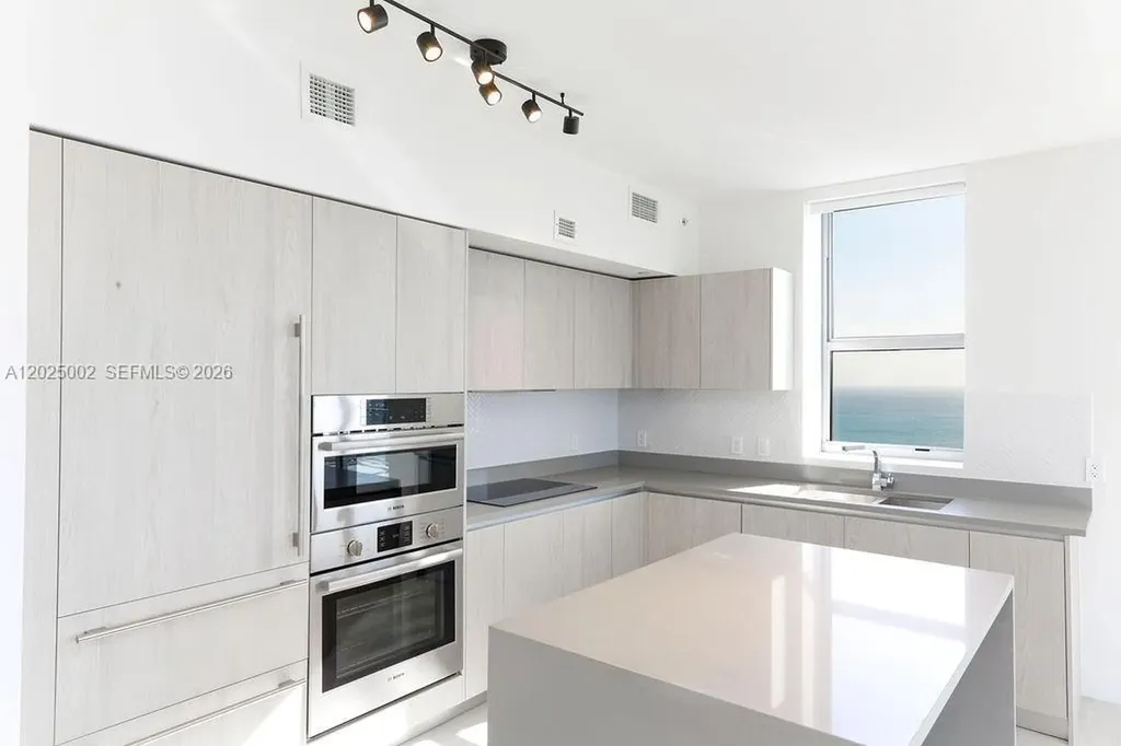 4010 S Ocean Drive Hollywood FL 33019