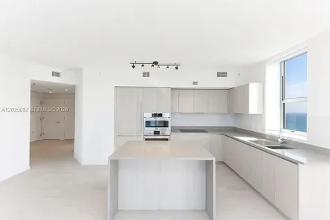 4010 S Ocean Drive Hollywood FL 33019
