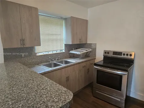 2461 NW 61st Street Miami FL 33142