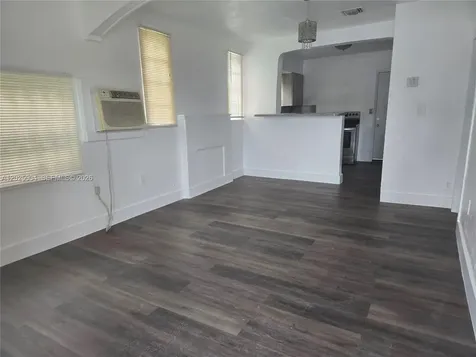 2461 NW 61st Street Miami FL 33142