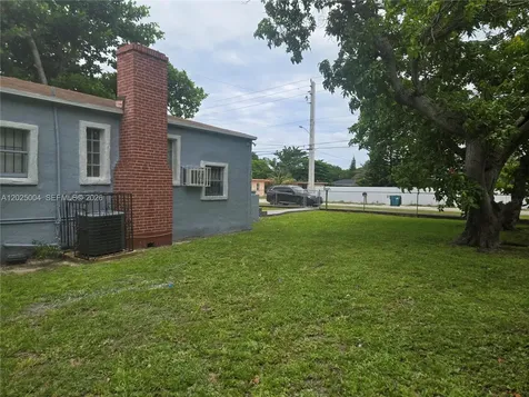2461 NW 61st Street Miami FL 33142