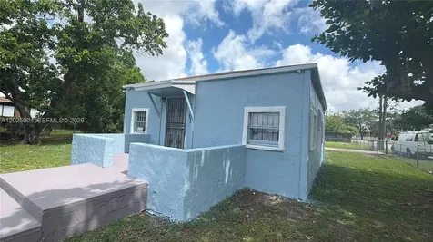 2461 NW 61st Street Miami FL 33142