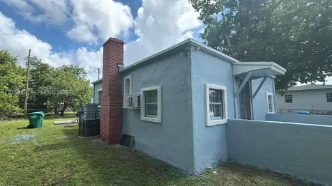 2461 NW 61st Street Miami FL 33142