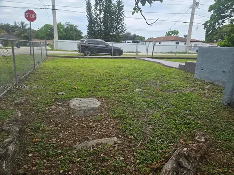 2461 NW 61st Street Miami FL 33142