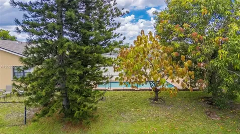 1541 SW 102nd Terrace Davie FL 33324