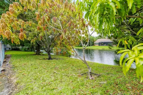 1541 SW 102nd Terrace Davie FL 33324