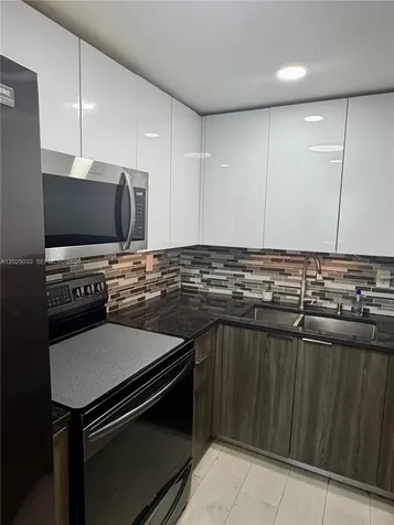 1705 W 57th Street Hialeah FL 33012