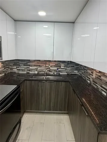 1705 W 57th Street Hialeah FL 33012