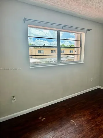 1705 W 57th Street Hialeah FL 33012