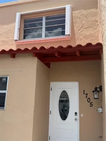 1705 W 57th Street Hialeah FL 33012