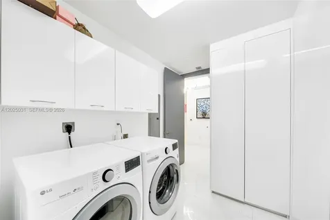 16001 Collins Avenue Sunny Isles Beach FL 33160