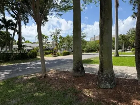 0000 NE 11 Avenue Davie FL 33328