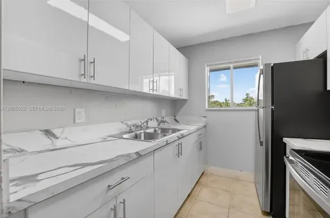 2103 Catherine Dr Drive Delray Beach FL 33445
