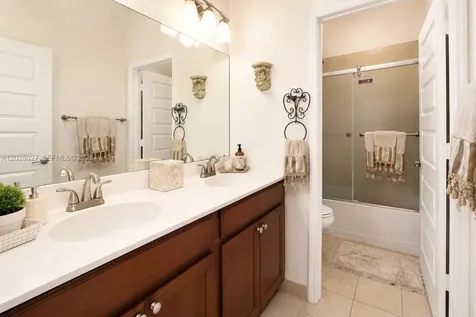 19220 NE 9th Place Miami FL 33179