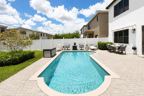19220 NE 9th Place Miami FL 33179