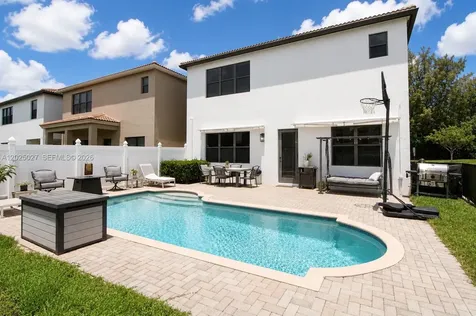 19220 NE 9th Place Miami FL 33179
