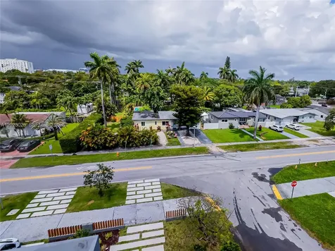548 East Drive Miami Springs FL 33166