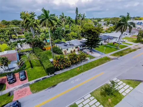 548 East Drive Miami Springs FL 33166