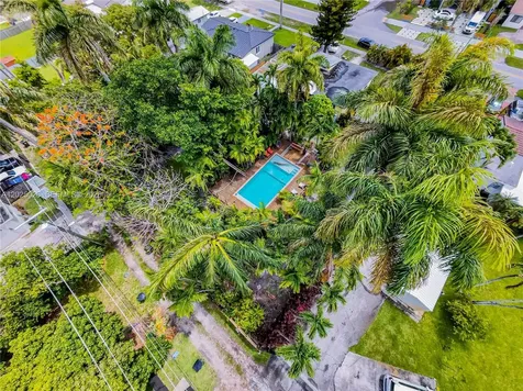 548 East Drive Miami Springs FL 33166