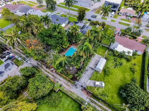 548 East Drive Miami Springs FL 33166
