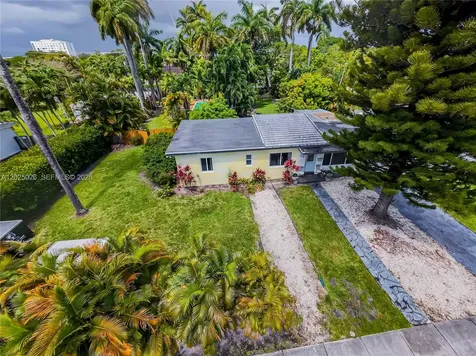 548 East Drive Miami Springs FL 33166