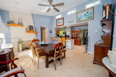 548 East Drive Miami Springs FL 33166
