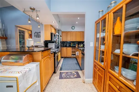 548 East Drive Miami Springs FL 33166