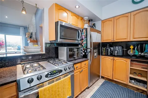 548 East Drive Miami Springs FL 33166