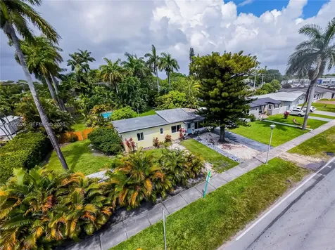548 East Drive Miami Springs FL 33166