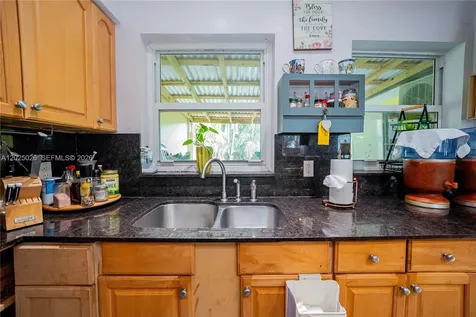 548 East Drive Miami Springs FL 33166