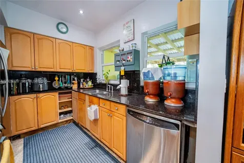548 East Drive Miami Springs FL 33166