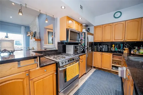 548 East Drive Miami Springs FL 33166