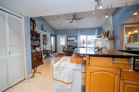 548 East Drive Miami Springs FL 33166
