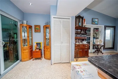 548 East Drive Miami Springs FL 33166