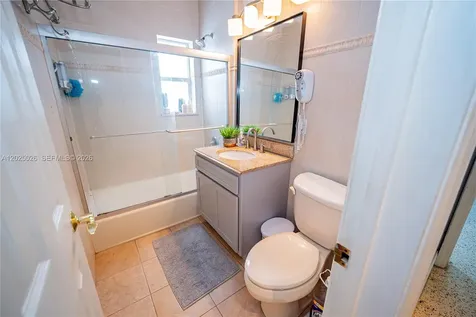 548 East Drive Miami Springs FL 33166