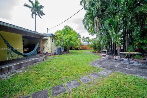 548 East Drive Miami Springs FL 33166