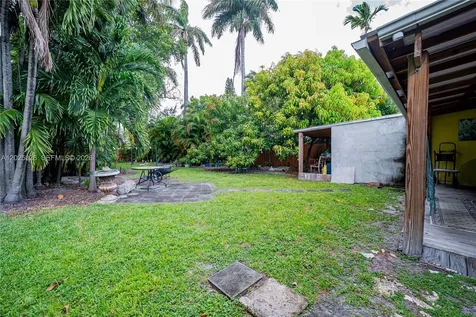 548 East Drive Miami Springs FL 33166