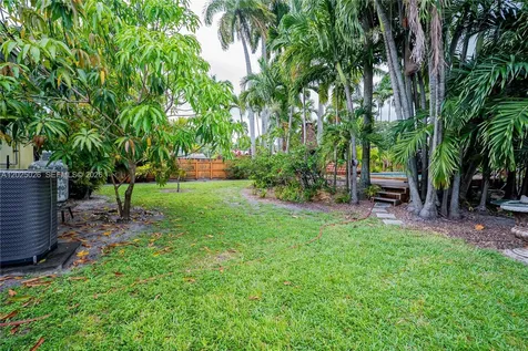 548 East Drive Miami Springs FL 33166