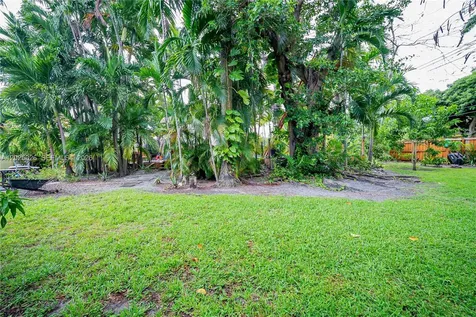 548 East Drive Miami Springs FL 33166