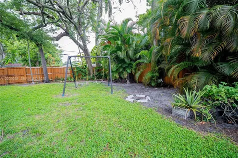 548 East Drive Miami Springs FL 33166