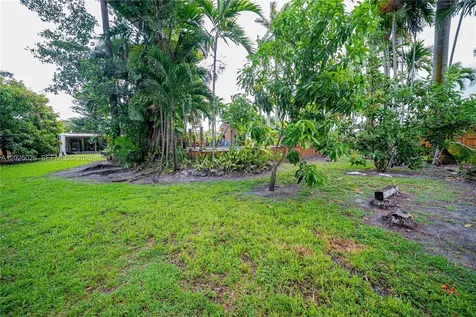 548 East Drive Miami Springs FL 33166