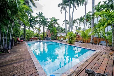 548 East Drive Miami Springs FL 33166