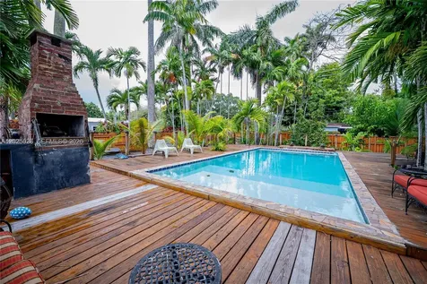548 East Drive Miami Springs FL 33166
