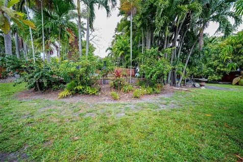 548 East Drive Miami Springs FL 33166