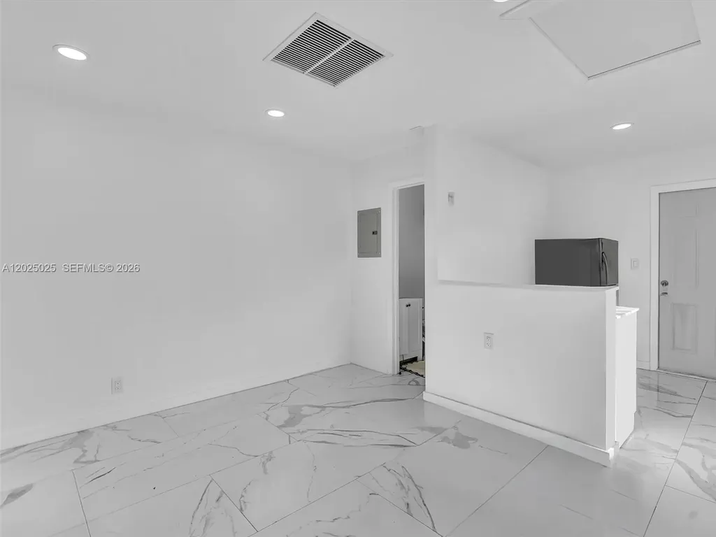Hollywood FL 33023