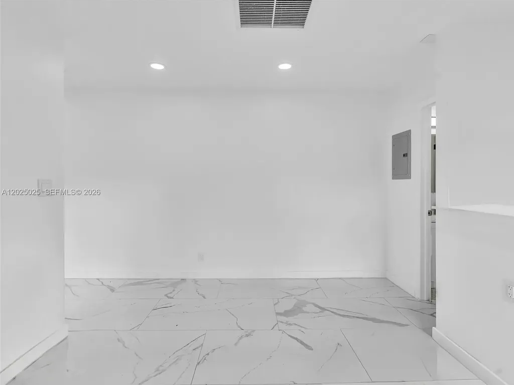 Hollywood FL 33023