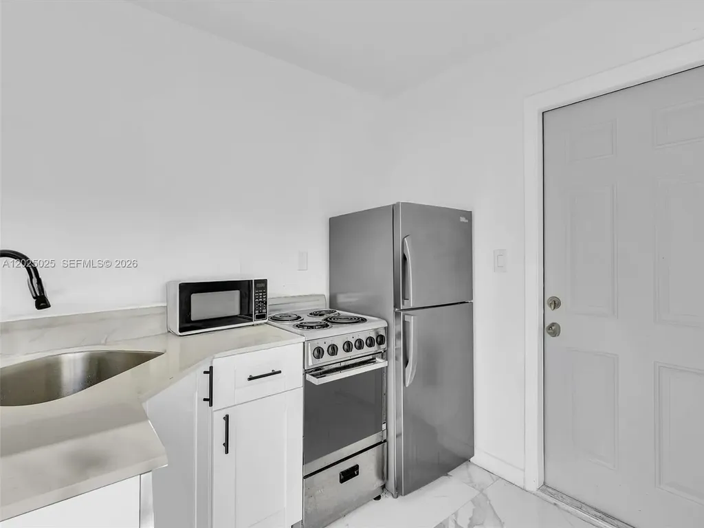 Hollywood FL 33023