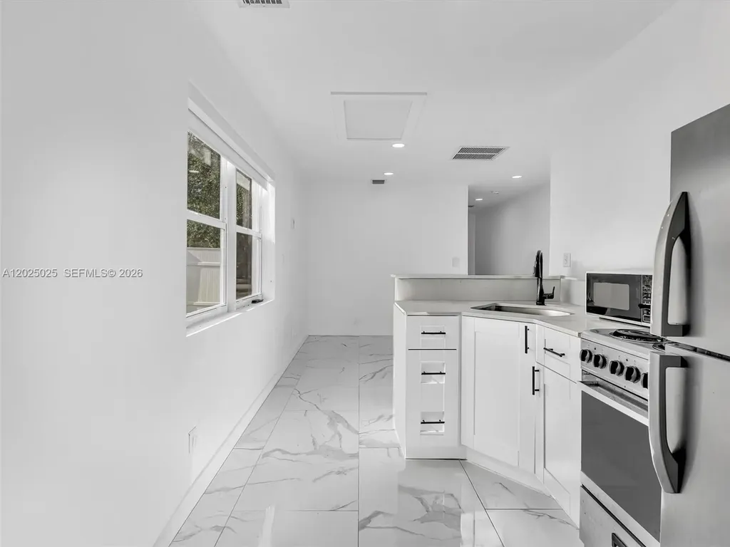 Hollywood FL 33023