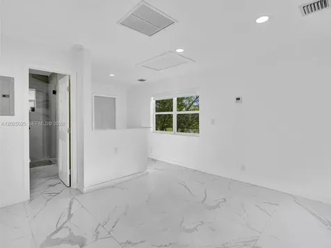 Hollywood FL 33023