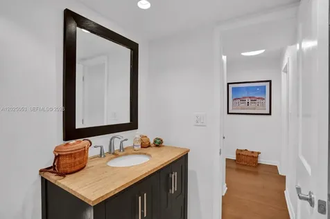 1121 Crandon Boulevard Key Biscayne FL 33149